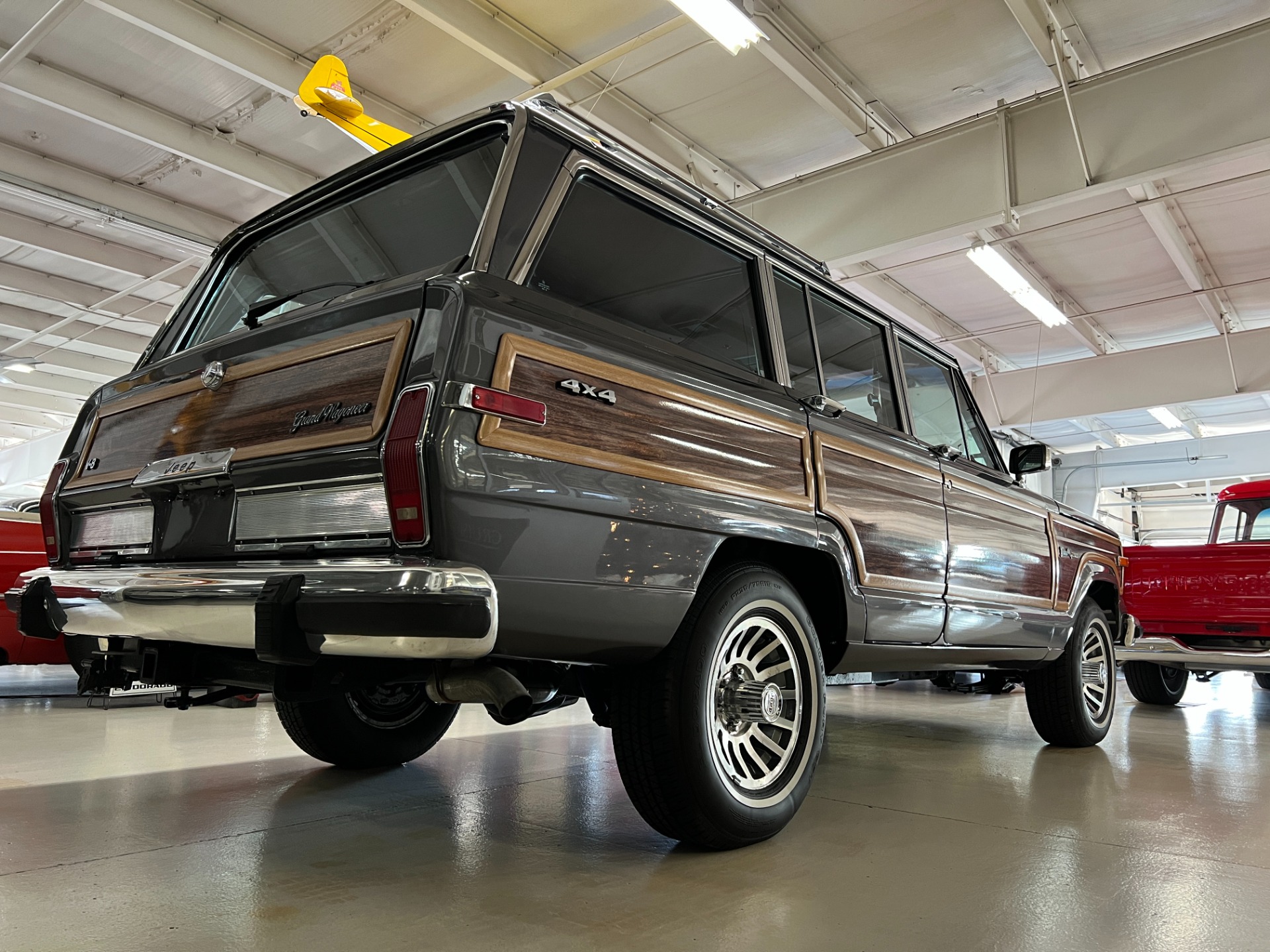 Sold: 1989 Jeep Grand Wagoneer