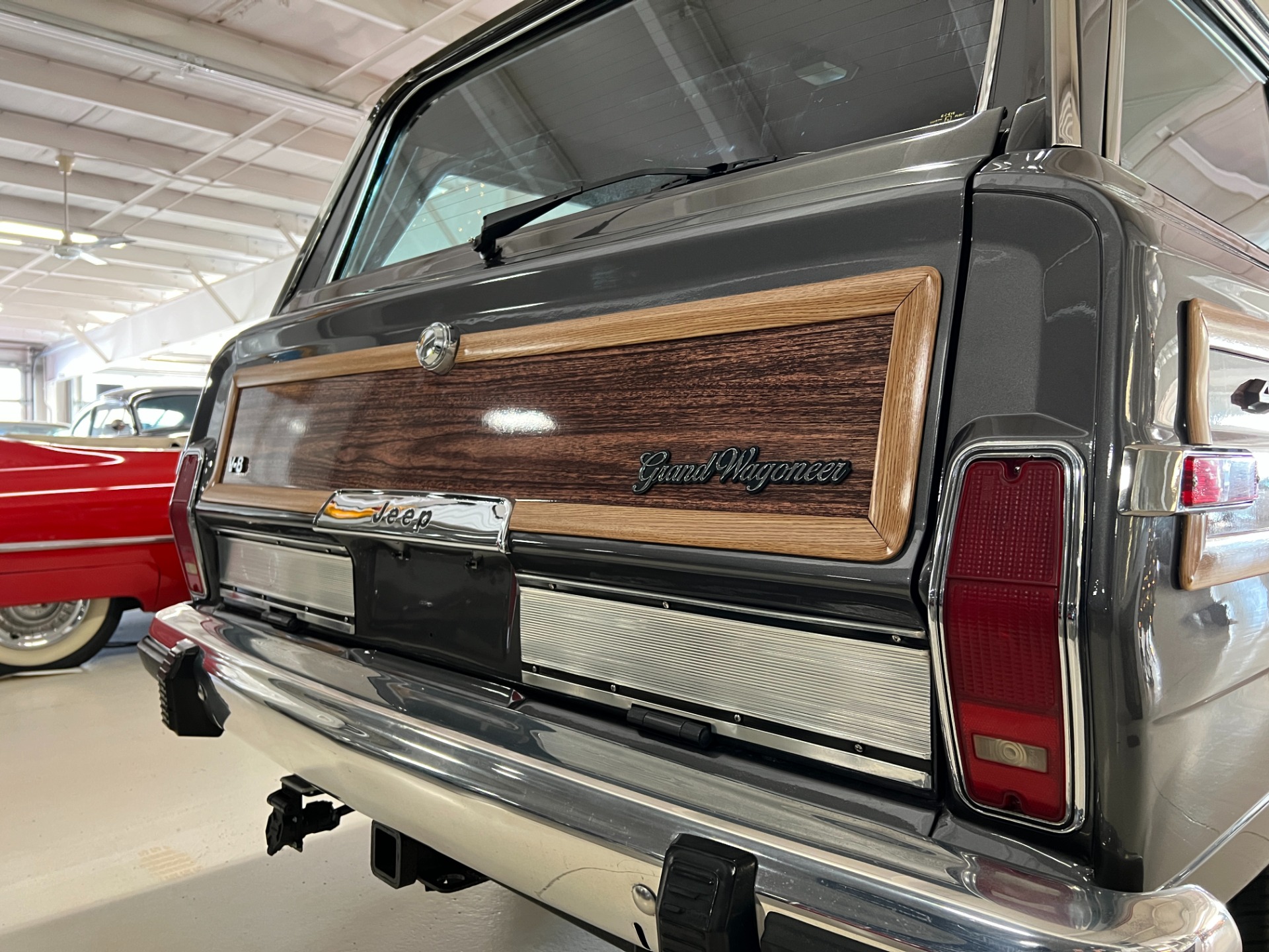 Sold: 1989 Jeep Grand Wagoneer