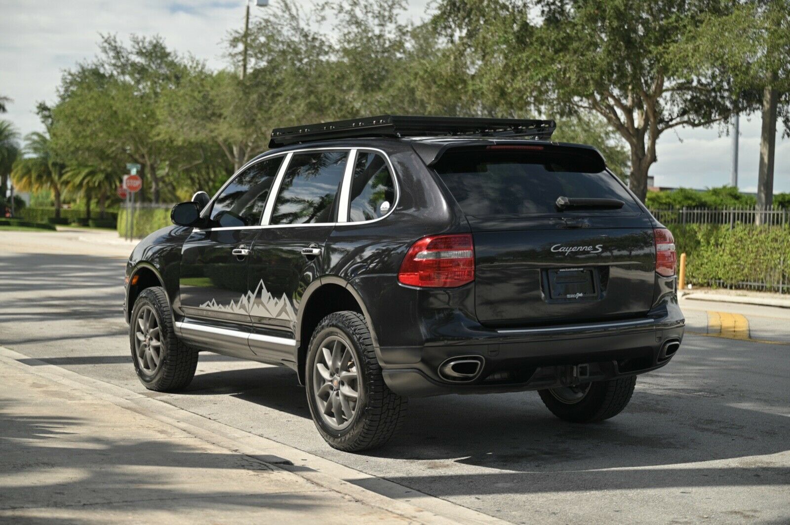 Sold: 2009 Porsche Cayenne S