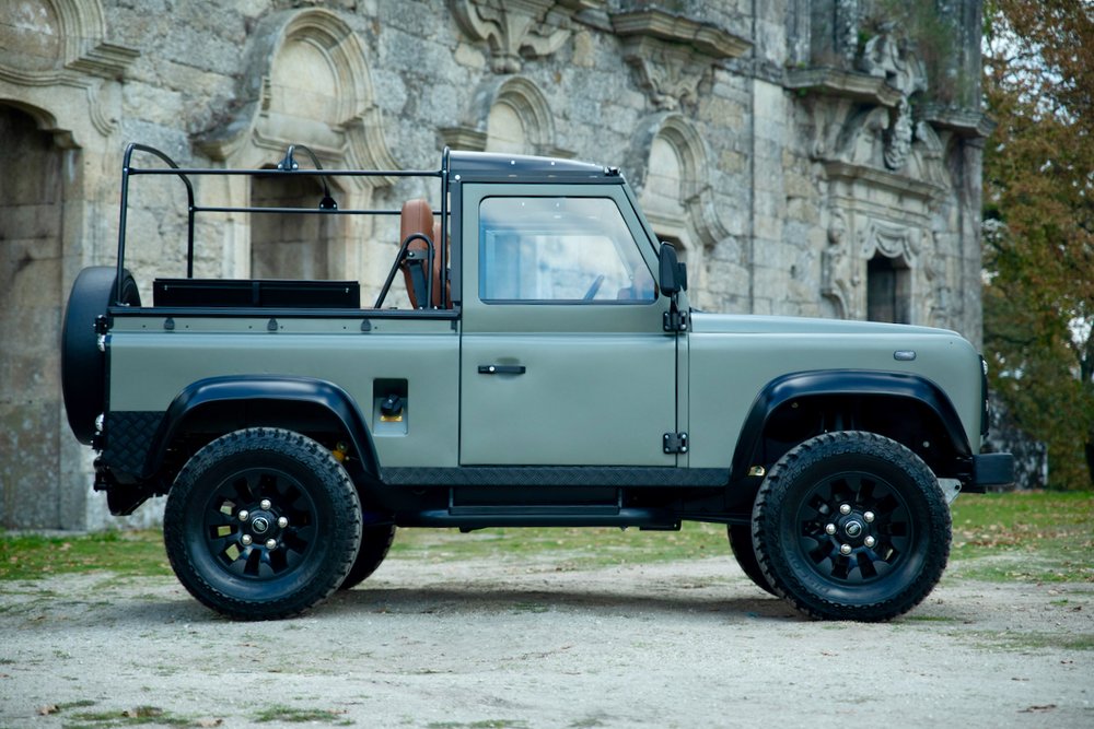 Sold: 1990 Land Rover Defender 90