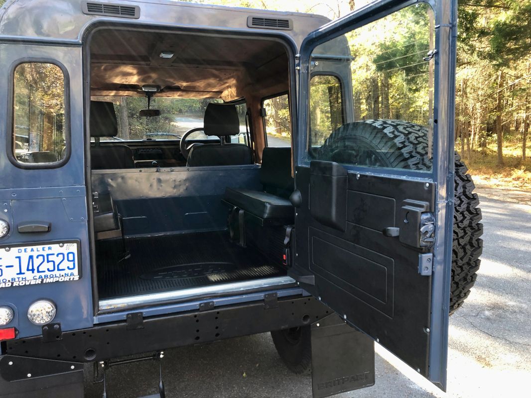 Sold: 1995 Land Rover Defender 90