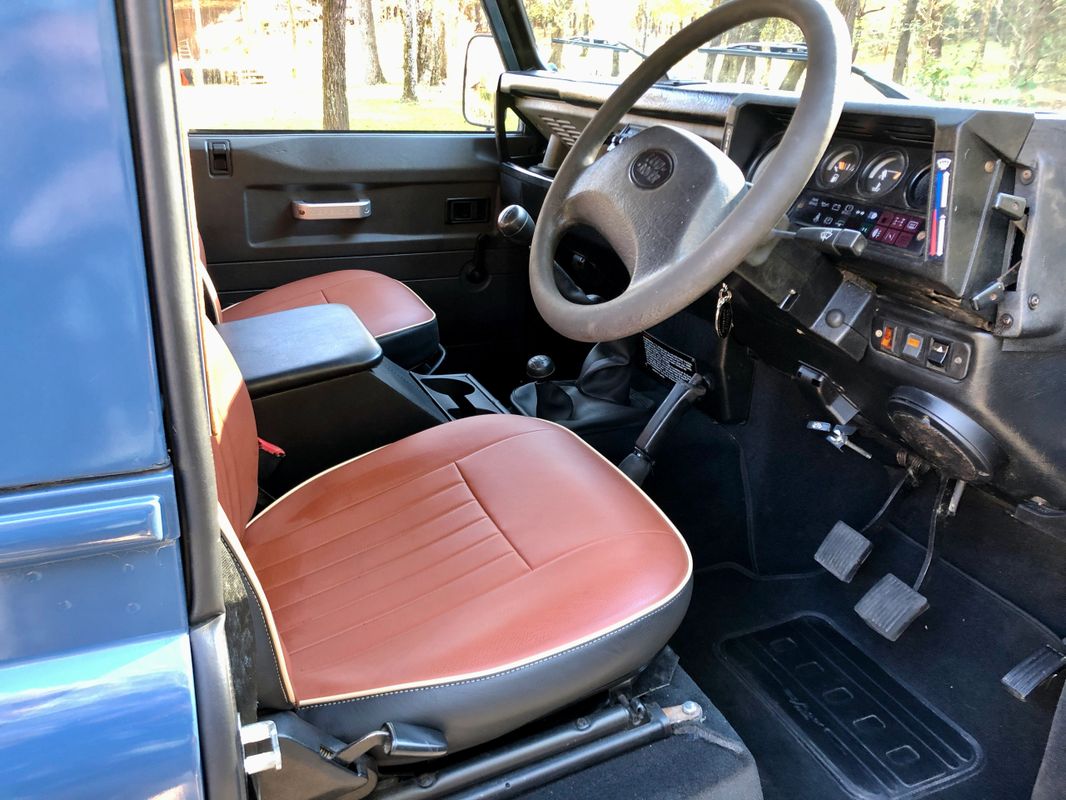 Sold: 1995 Land Rover Defender 90