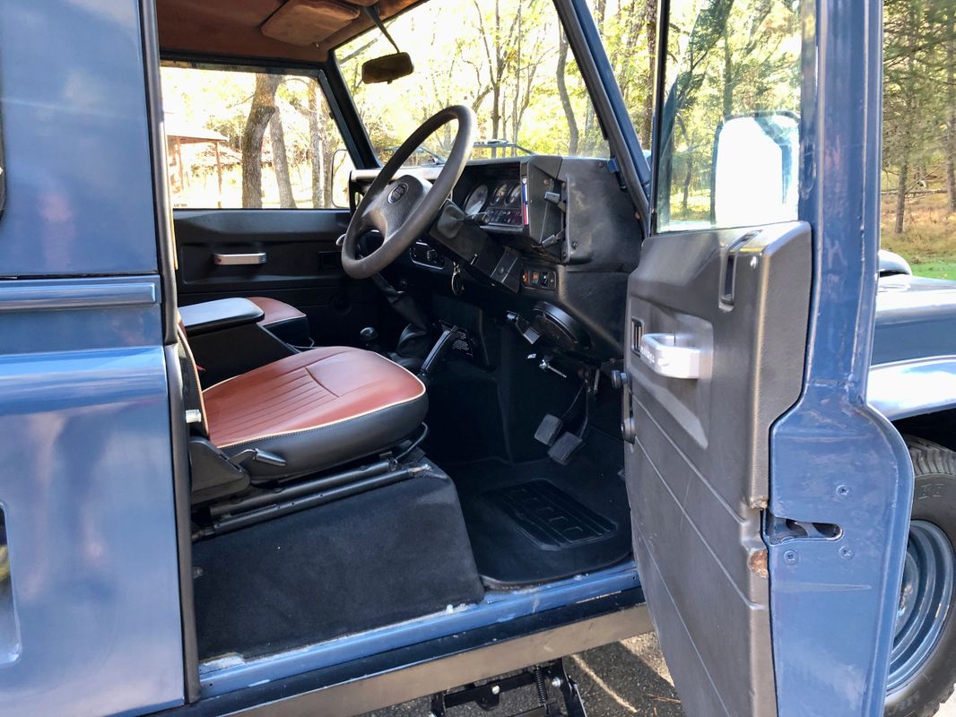 Sold: 1995 Land Rover Defender 90