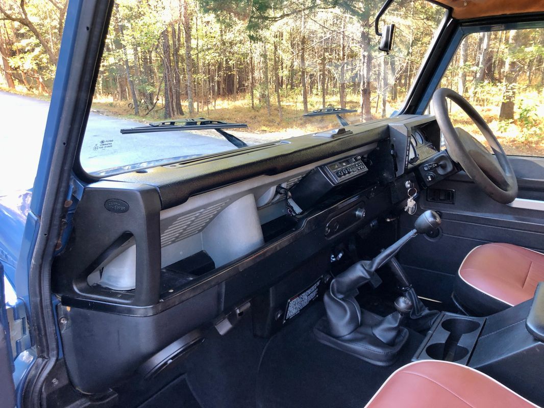 Sold: 1995 Land Rover Defender 90