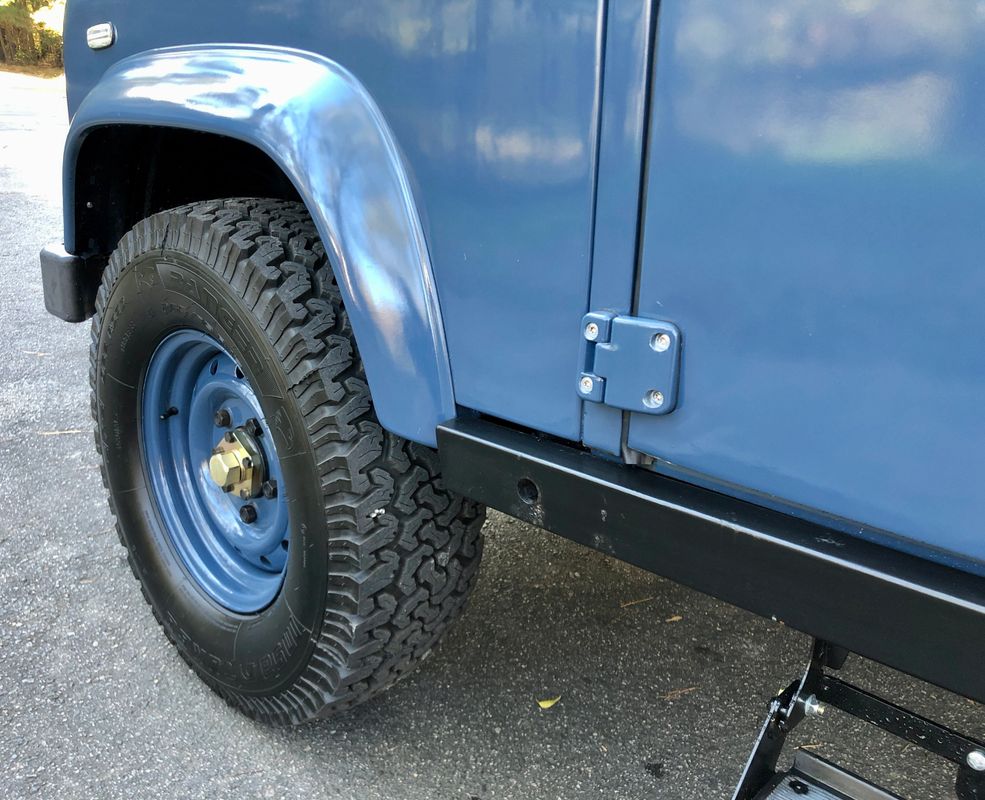 Sold: 1995 Land Rover Defender 90