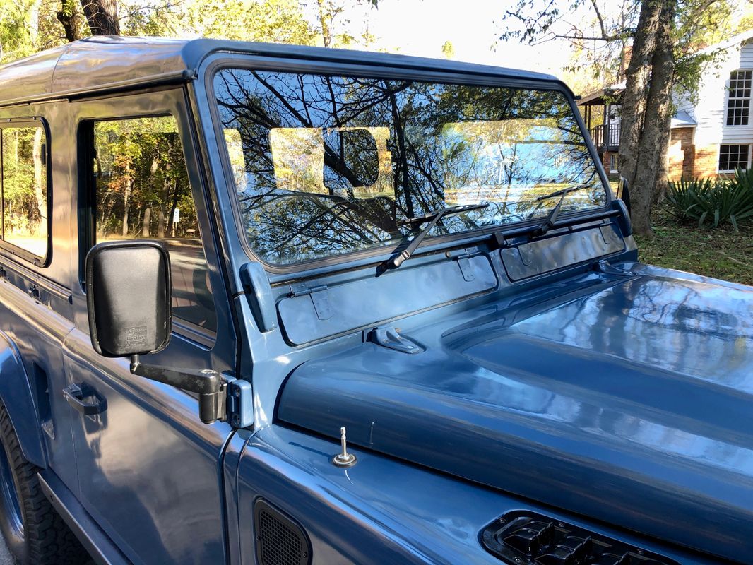 Sold: 1995 Land Rover Defender 90