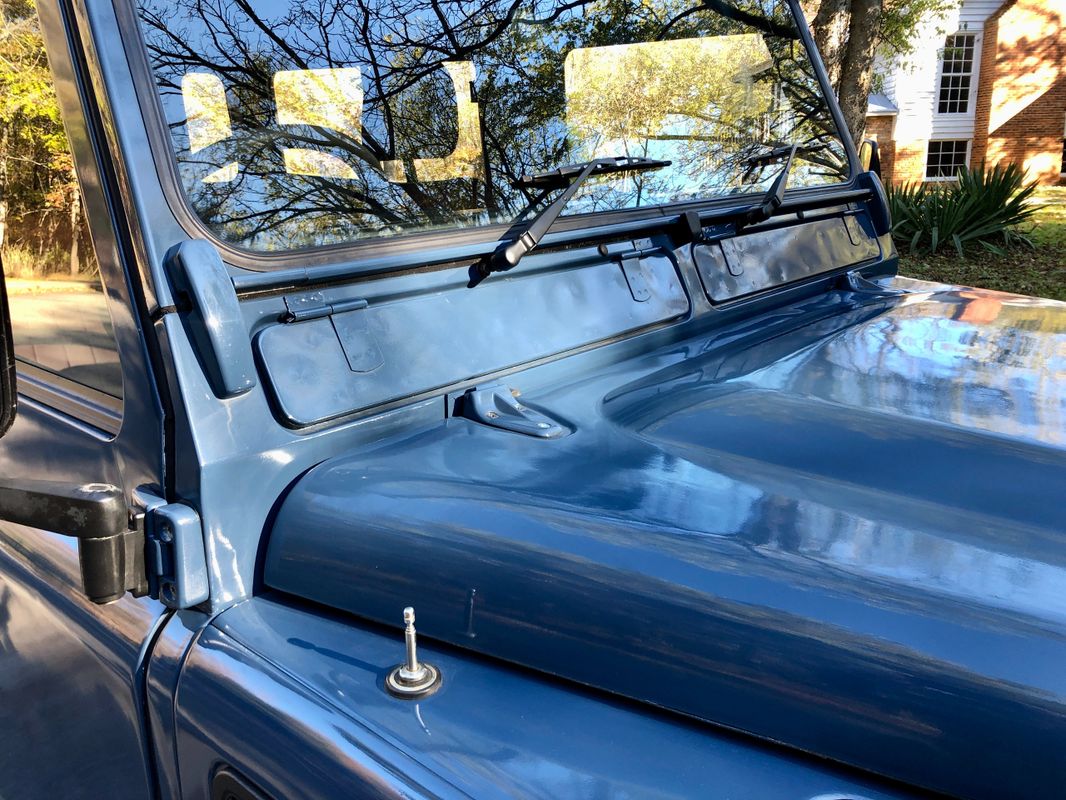Sold: 1995 Land Rover Defender 90