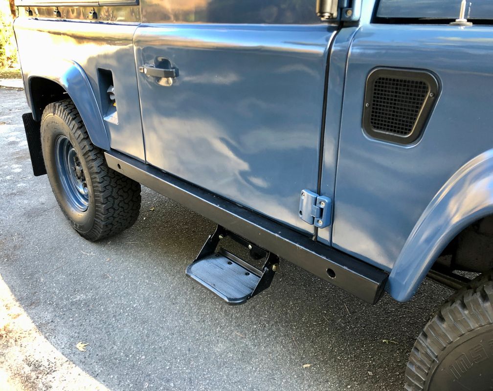 Sold: 1995 Land Rover Defender 90
