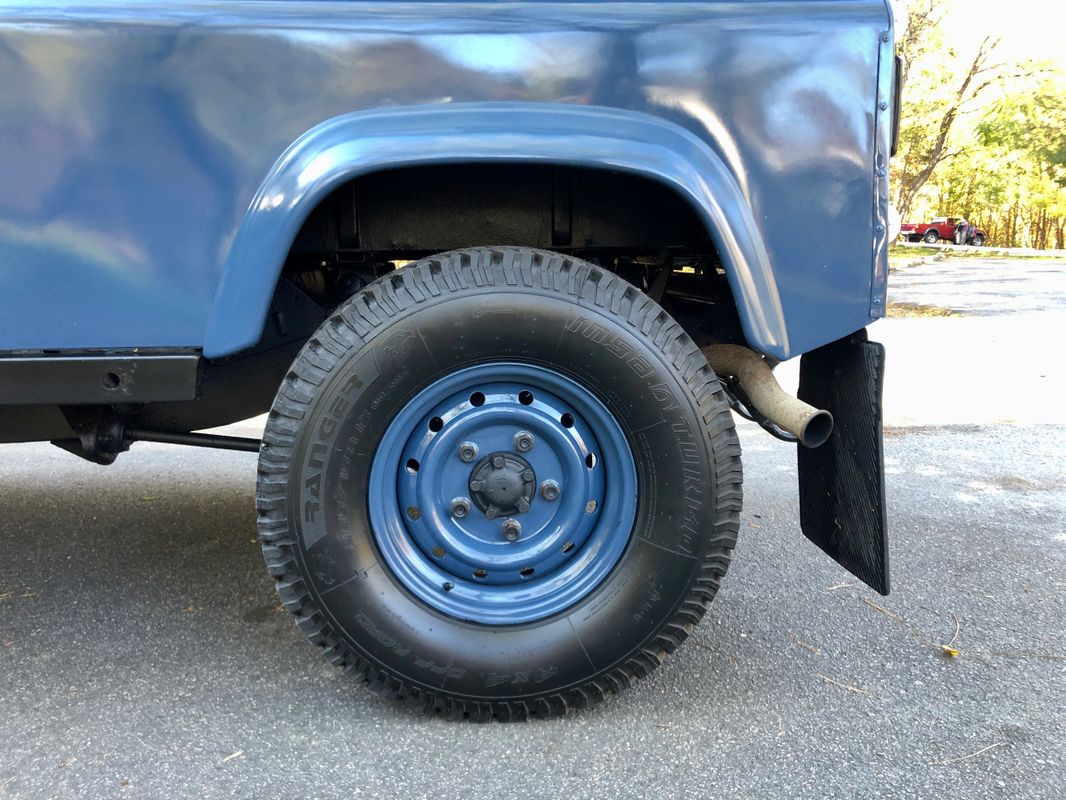Sold: 1995 Land Rover Defender 90