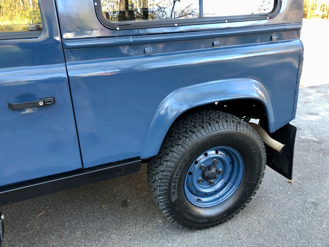 Sold: 1995 Land Rover Defender 90