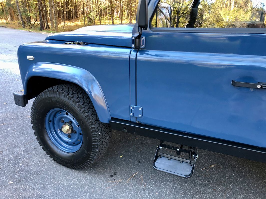 Sold: 1995 Land Rover Defender 90