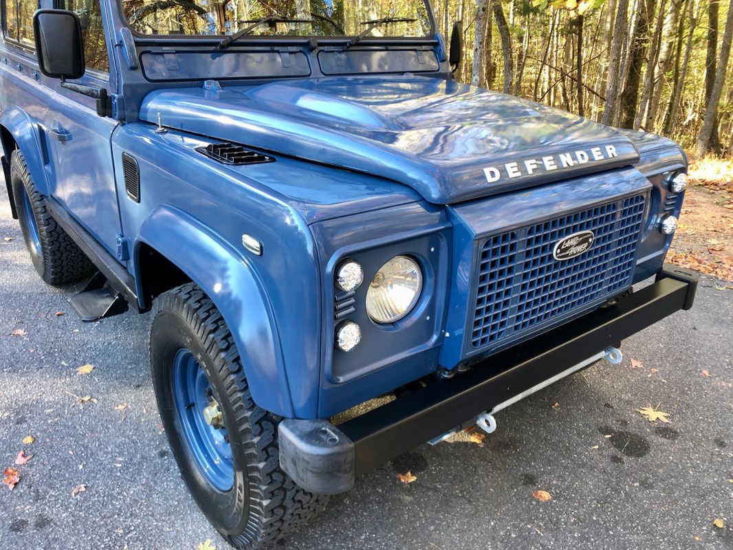Sold: 1995 Land Rover Defender 90