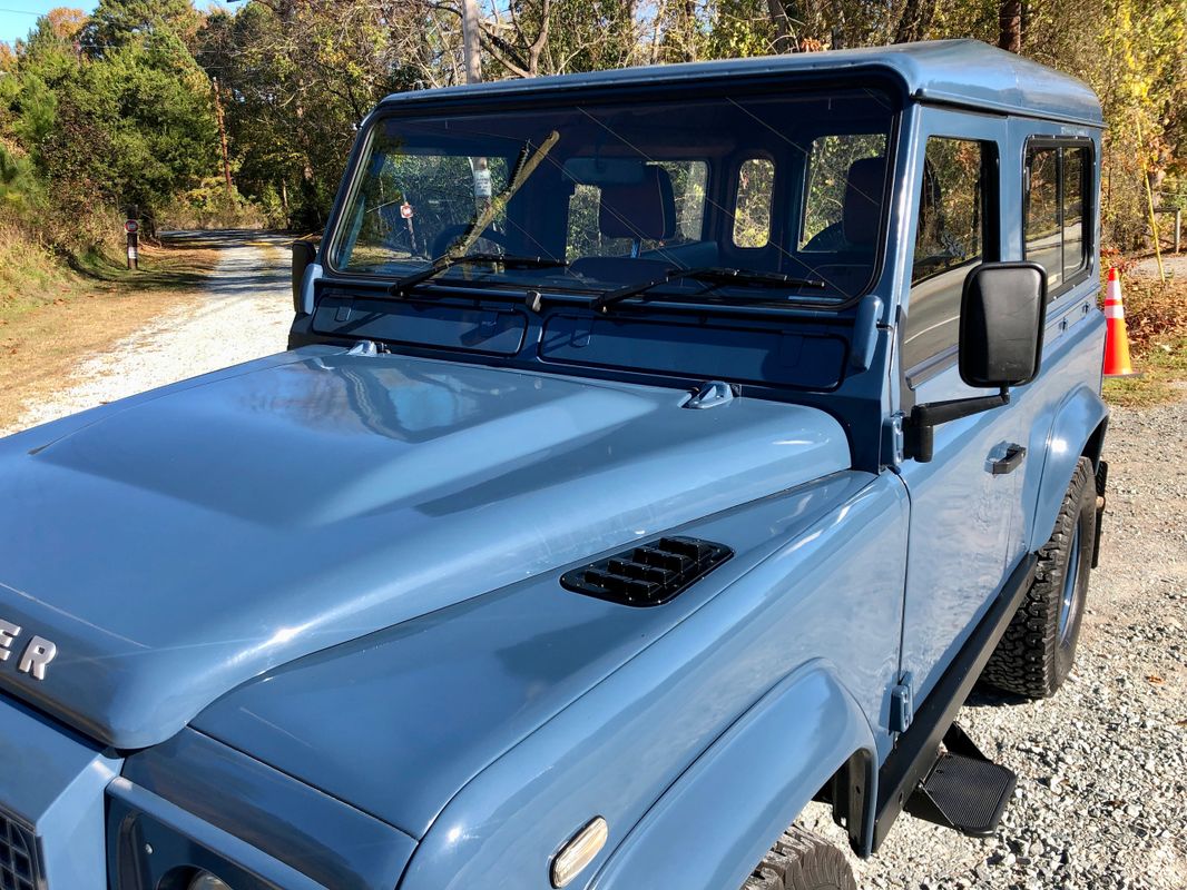 Sold: 1995 Land Rover Defender 90