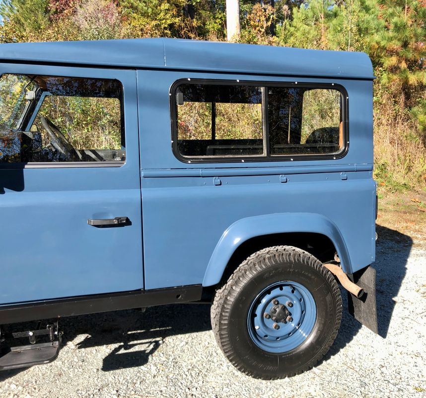Sold: 1995 Land Rover Defender 90