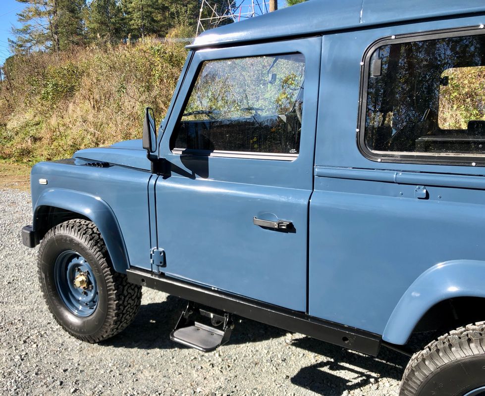 Sold: 1995 Land Rover Defender 90
