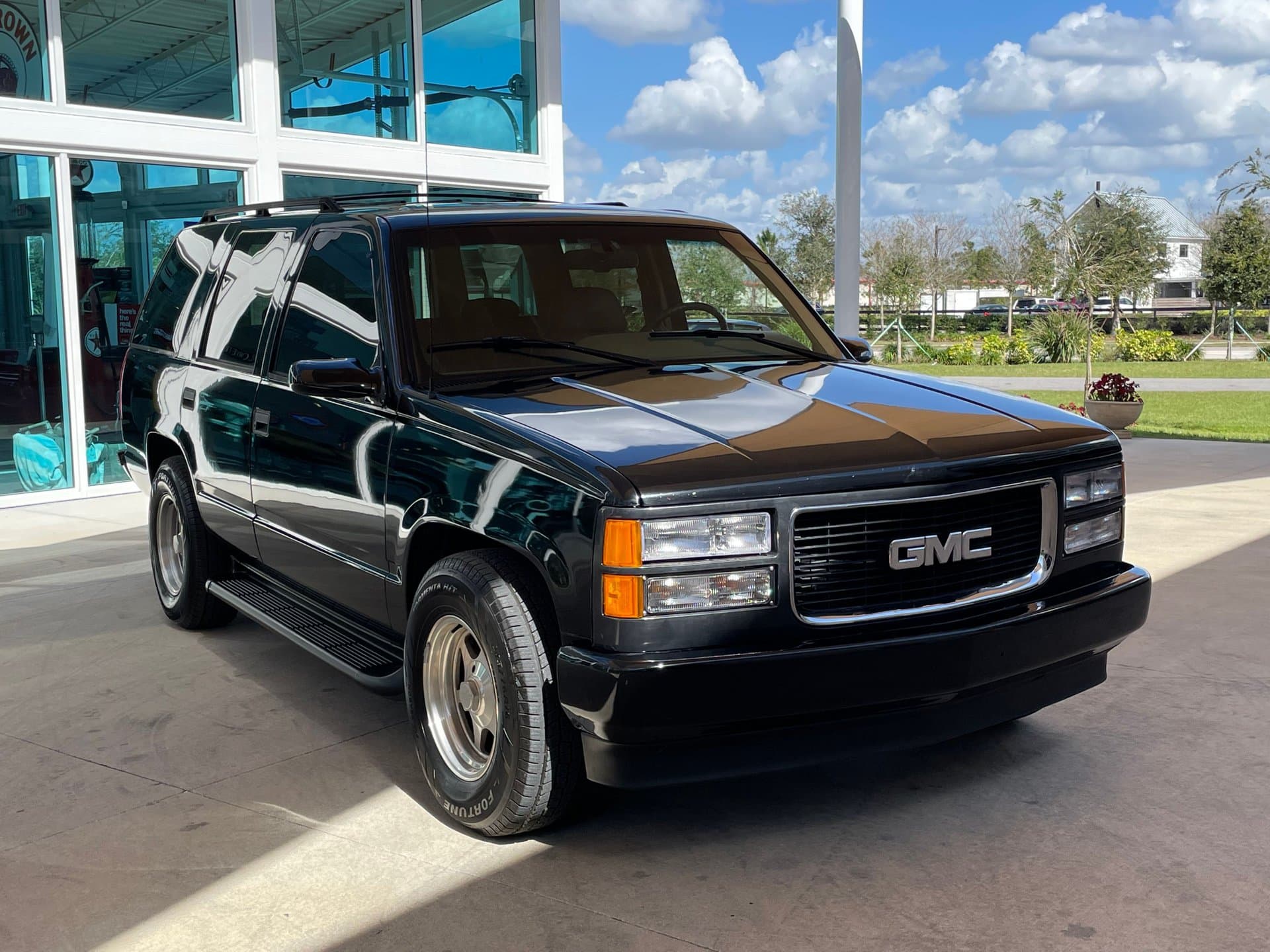  GMC Suburban (GMC)