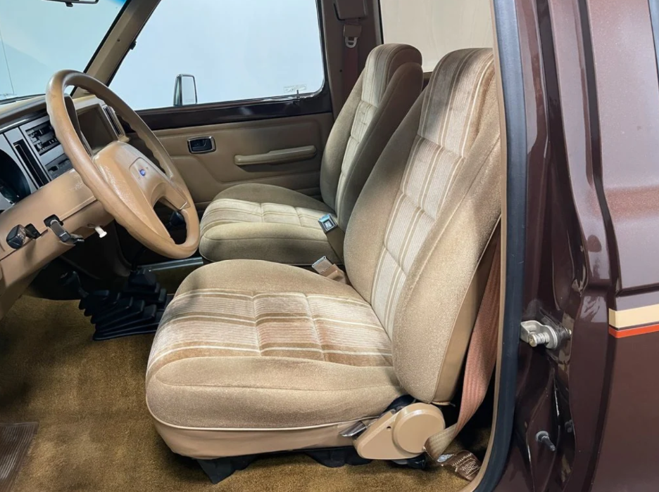 Sold: 1987 Ford Bronco II XL