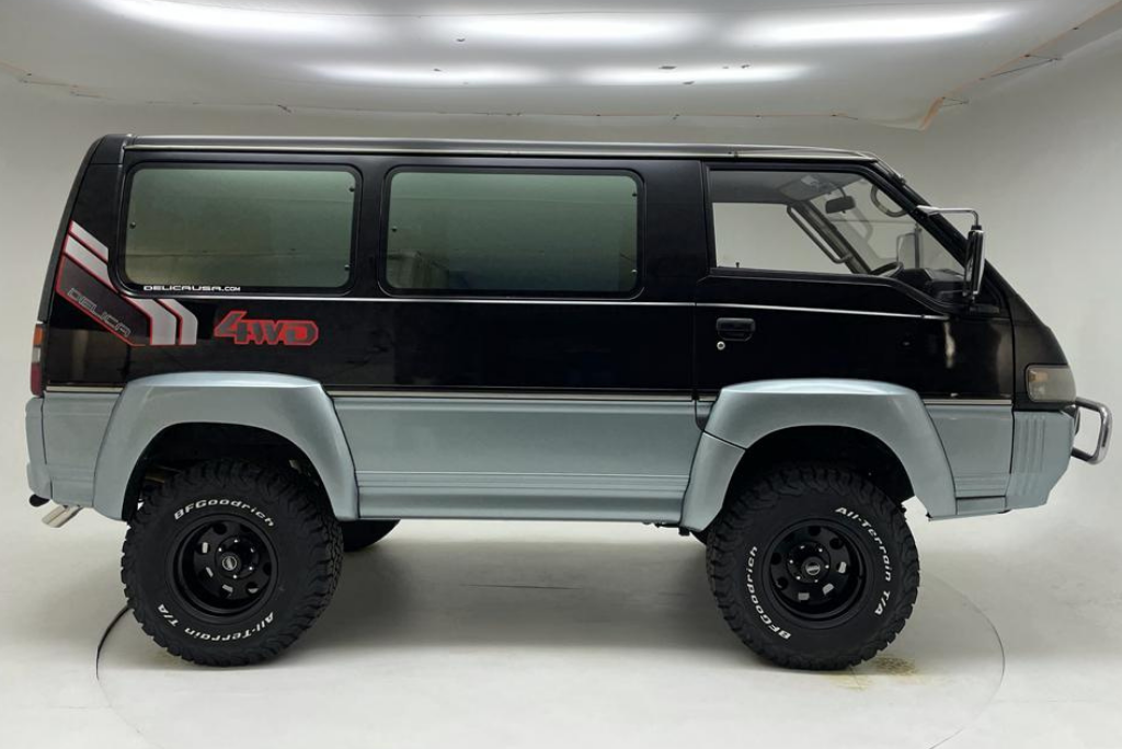 Sold: 1992 Mitsubishi Delica L300 Chamonix-1