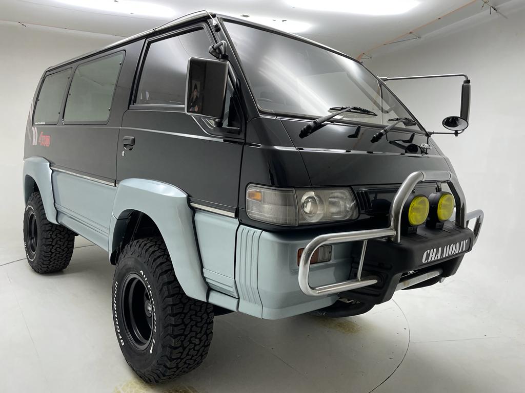 Sold: 1992 Mitsubishi Delica L300 Chamonix