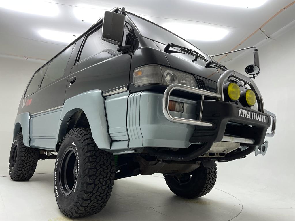 Sold: 1992 Mitsubishi Delica L300 Chamonix
