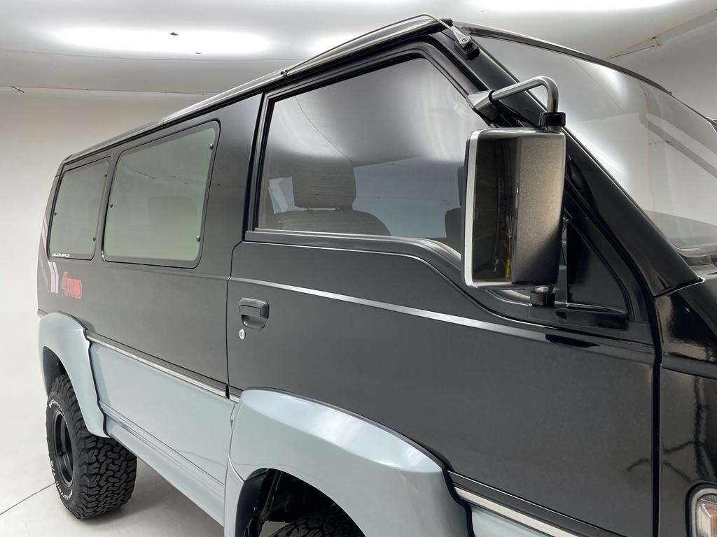 Sold: 1992 Mitsubishi Delica L300 Chamonix