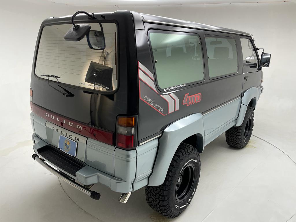 Sold: 1992 Mitsubishi Delica L300 Chamonix