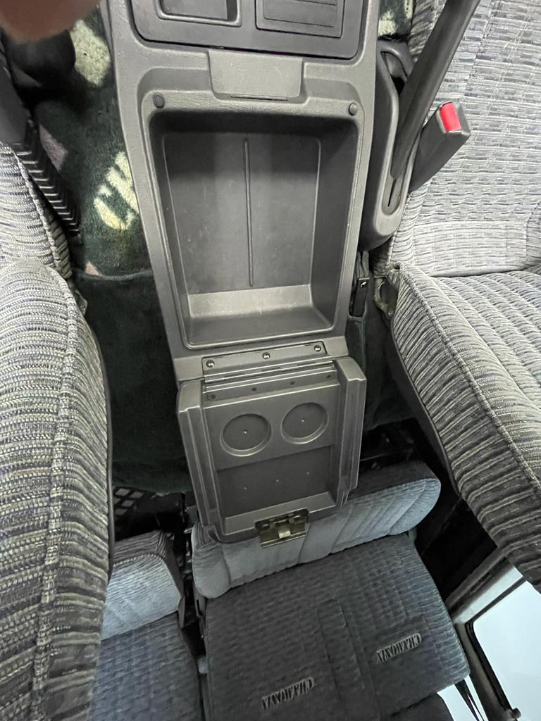 Sold: 1992 Mitsubishi Delica L300 Chamonix