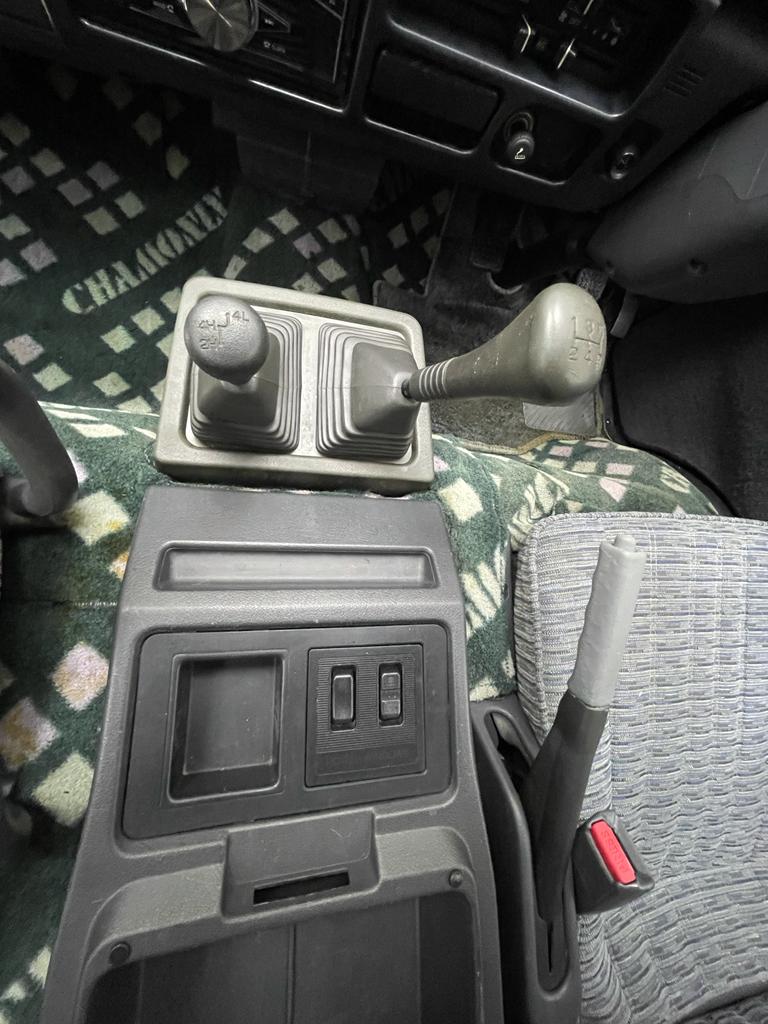 Sold: 1992 Mitsubishi Delica L300 Chamonix