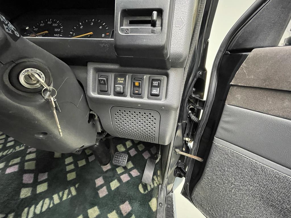 Sold: 1992 Mitsubishi Delica L300 Chamonix