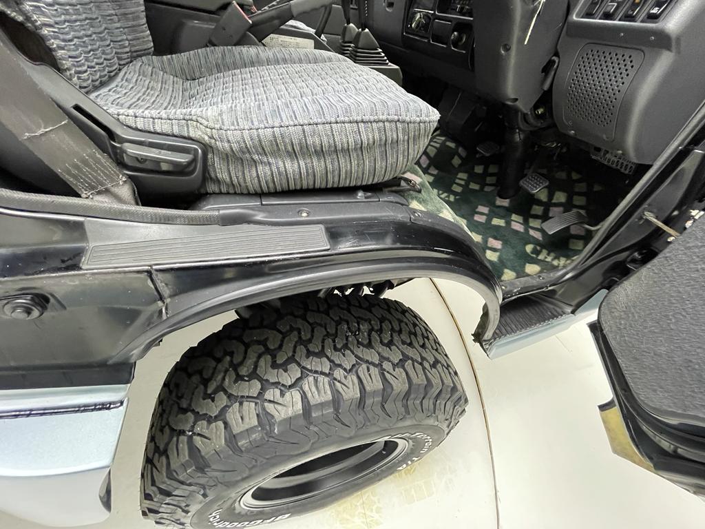 Sold: 1992 Mitsubishi Delica L300 Chamonix