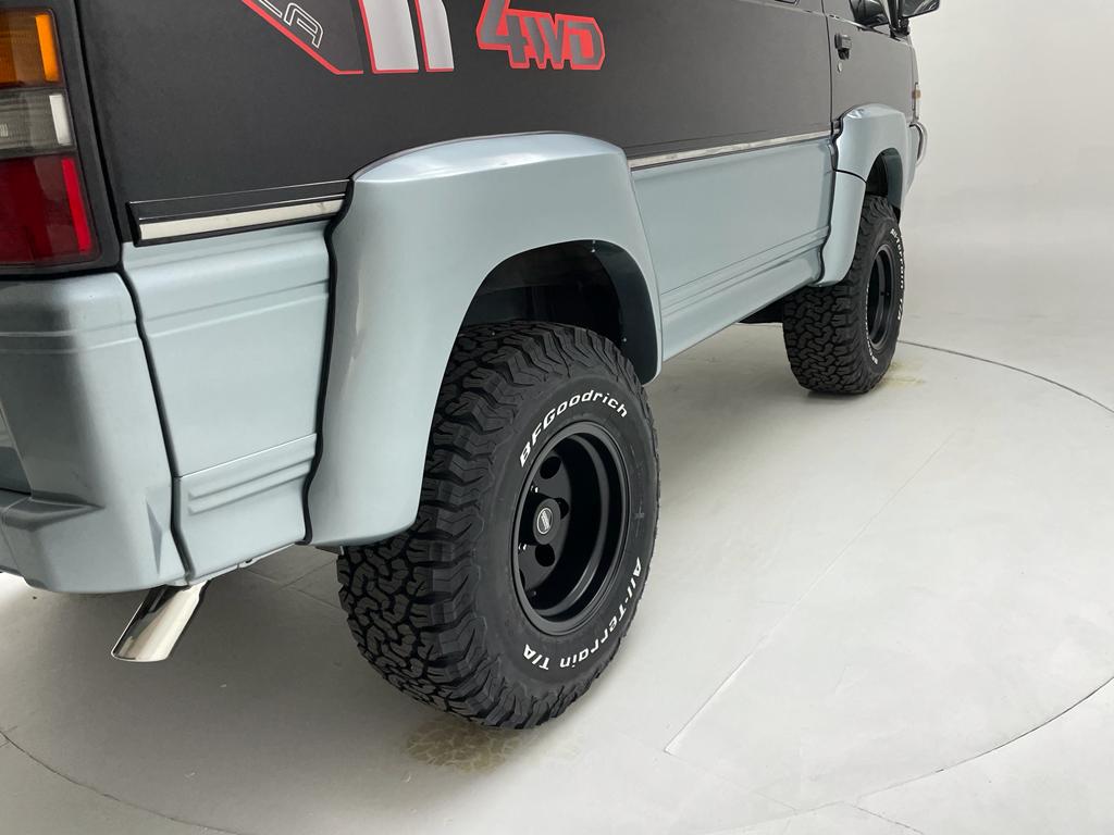 Sold: 1992 Mitsubishi Delica L300 Chamonix