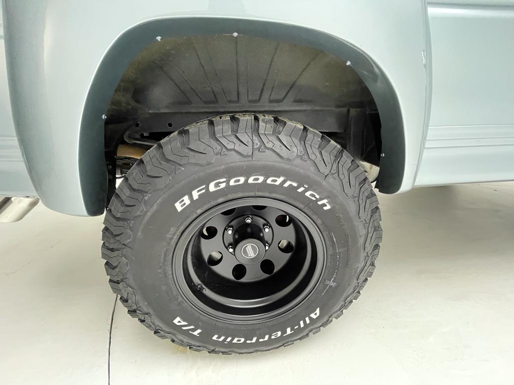 Sold: 1992 Mitsubishi Delica L300 Chamonix