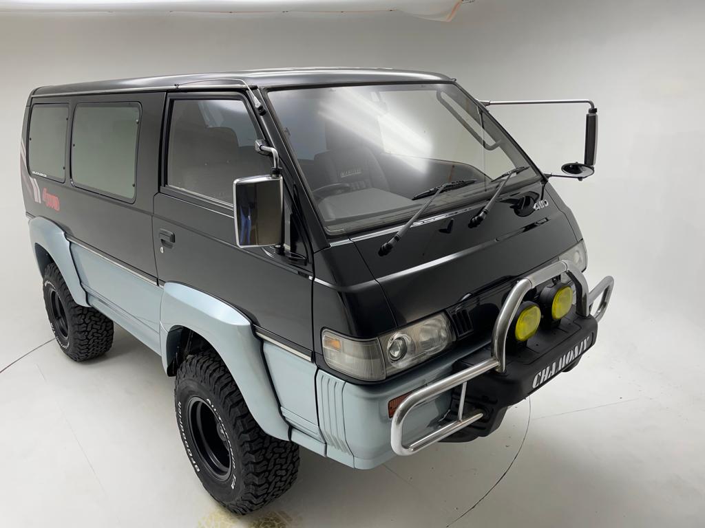 Sold: 1992 Mitsubishi Delica L300 Chamonix