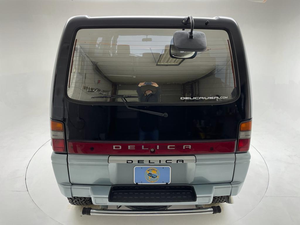 Sold: 1992 Mitsubishi Delica L300 Chamonix