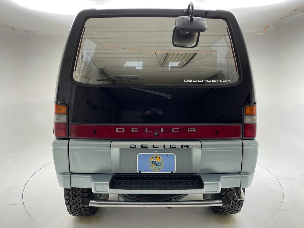 Sold: 1992 Mitsubishi Delica L300 Chamonix