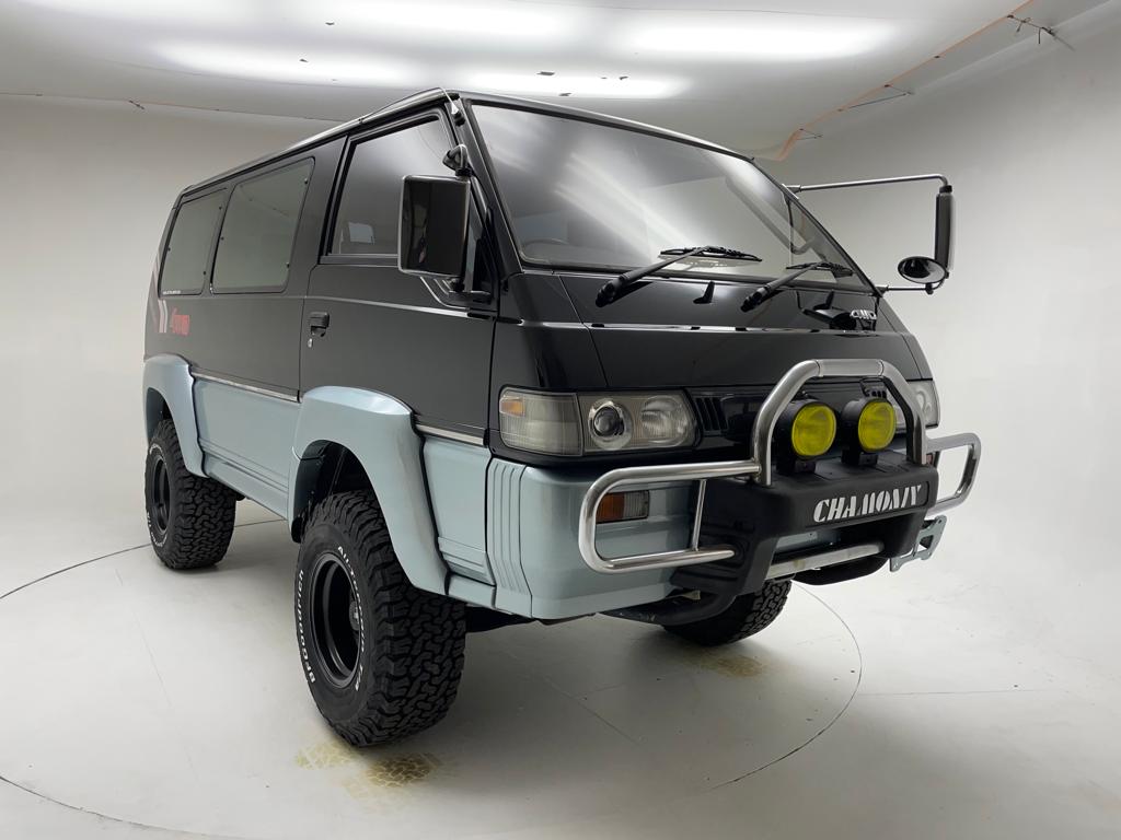 Sold: 1992 Mitsubishi Delica L300 Chamonix