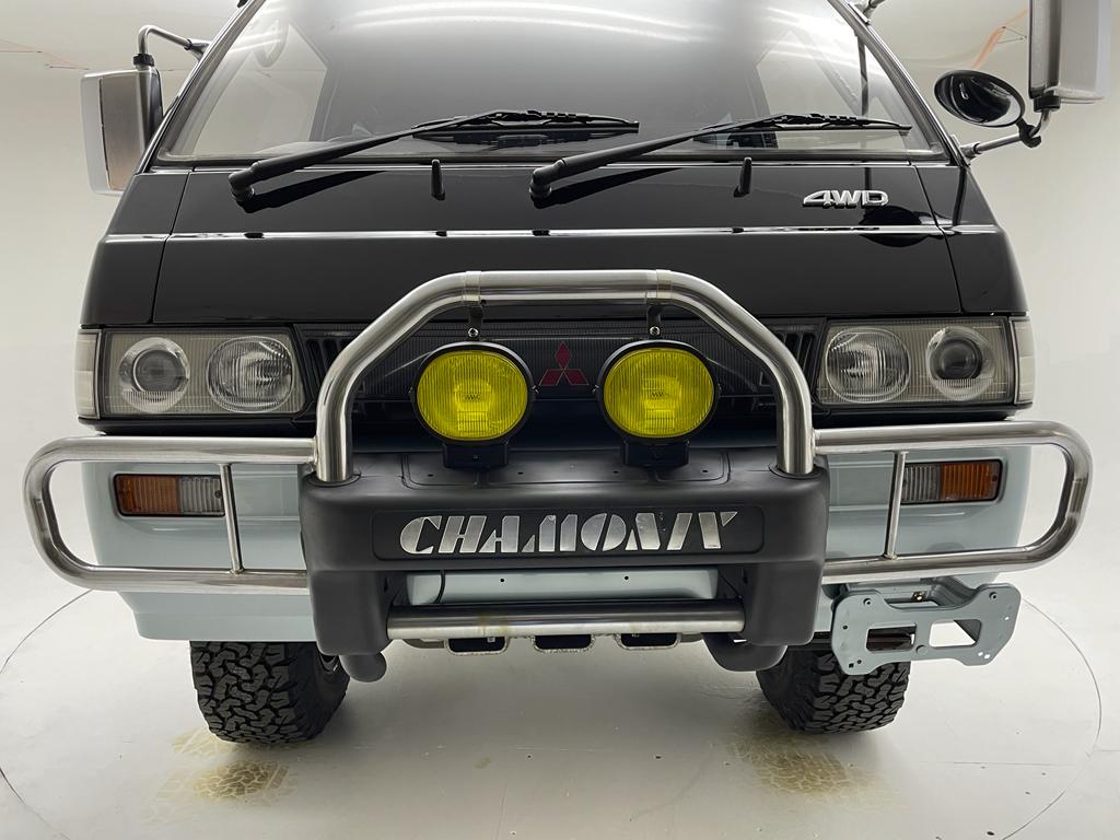 Sold: 1992 Mitsubishi Delica L300 Chamonix