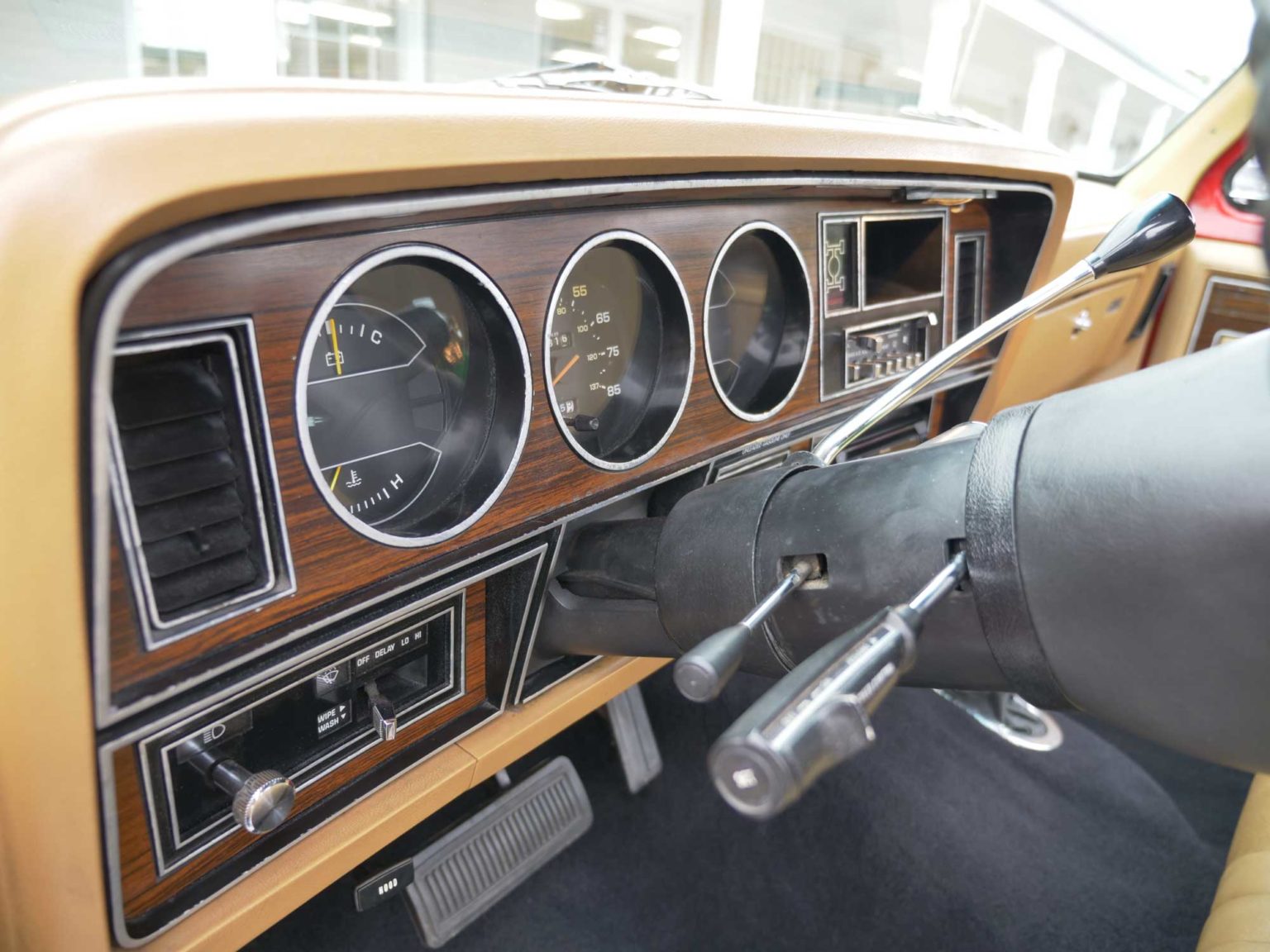 1985 Dodge Power Ram W150 Custom 4x4 - 4