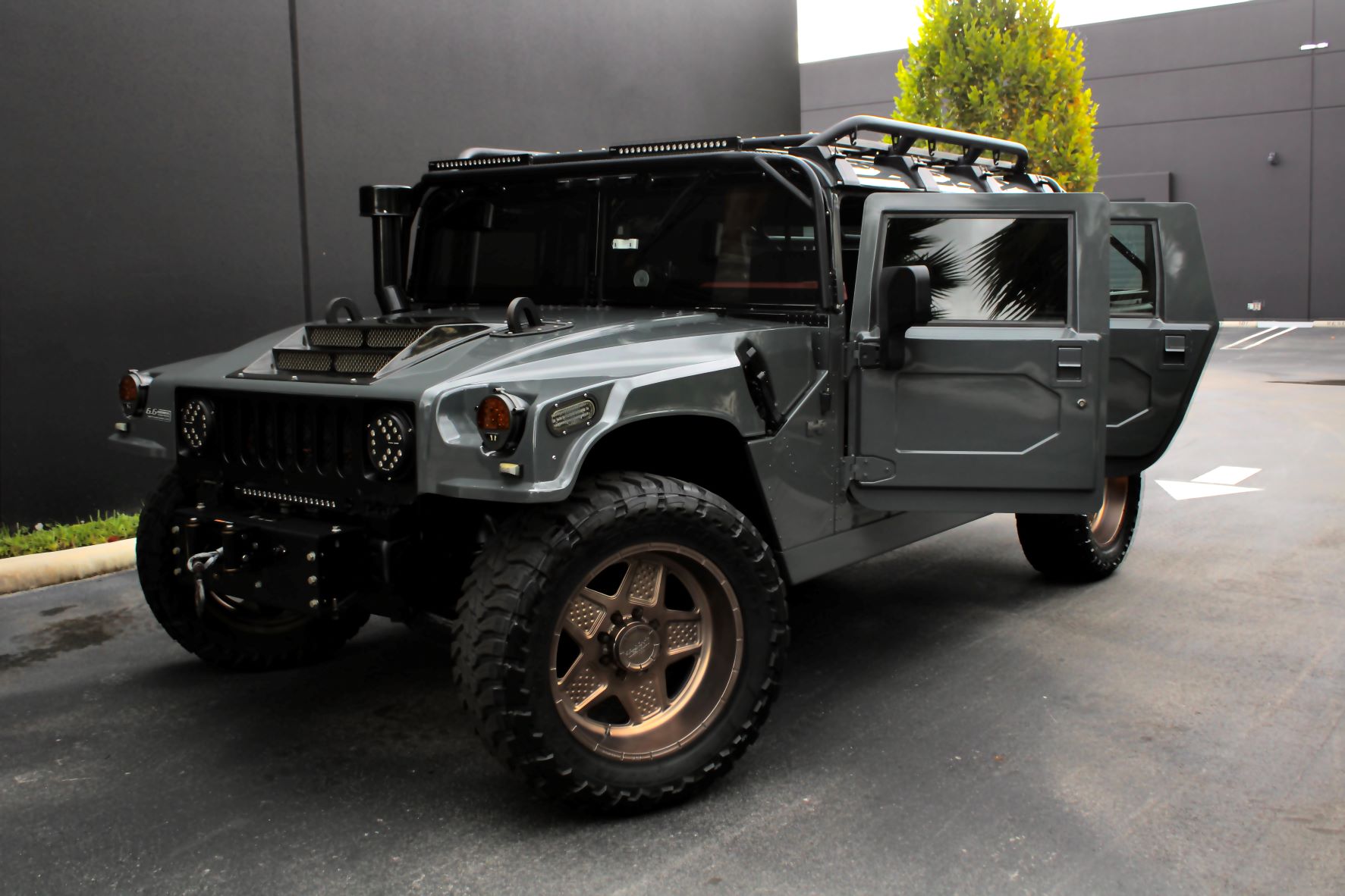 Sold: 1999 Hummer H1