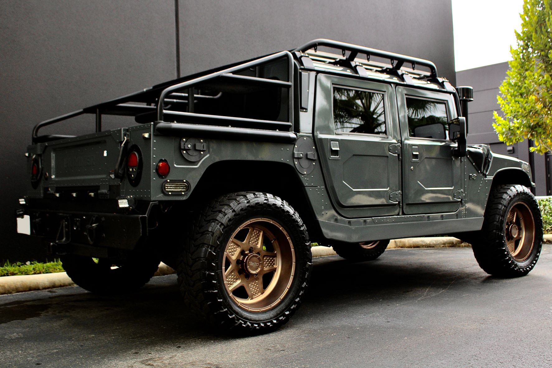 Sold: 1999 Hummer H1