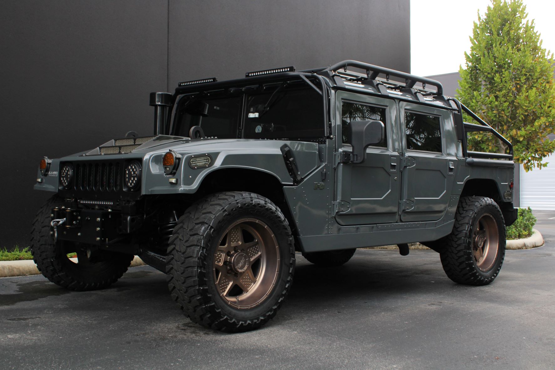 Sold: 1999 Hummer H1