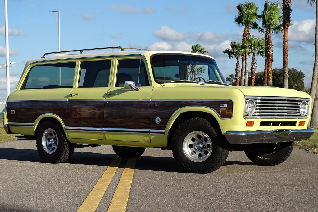Sold: 1974 International Harvester Travelall-1