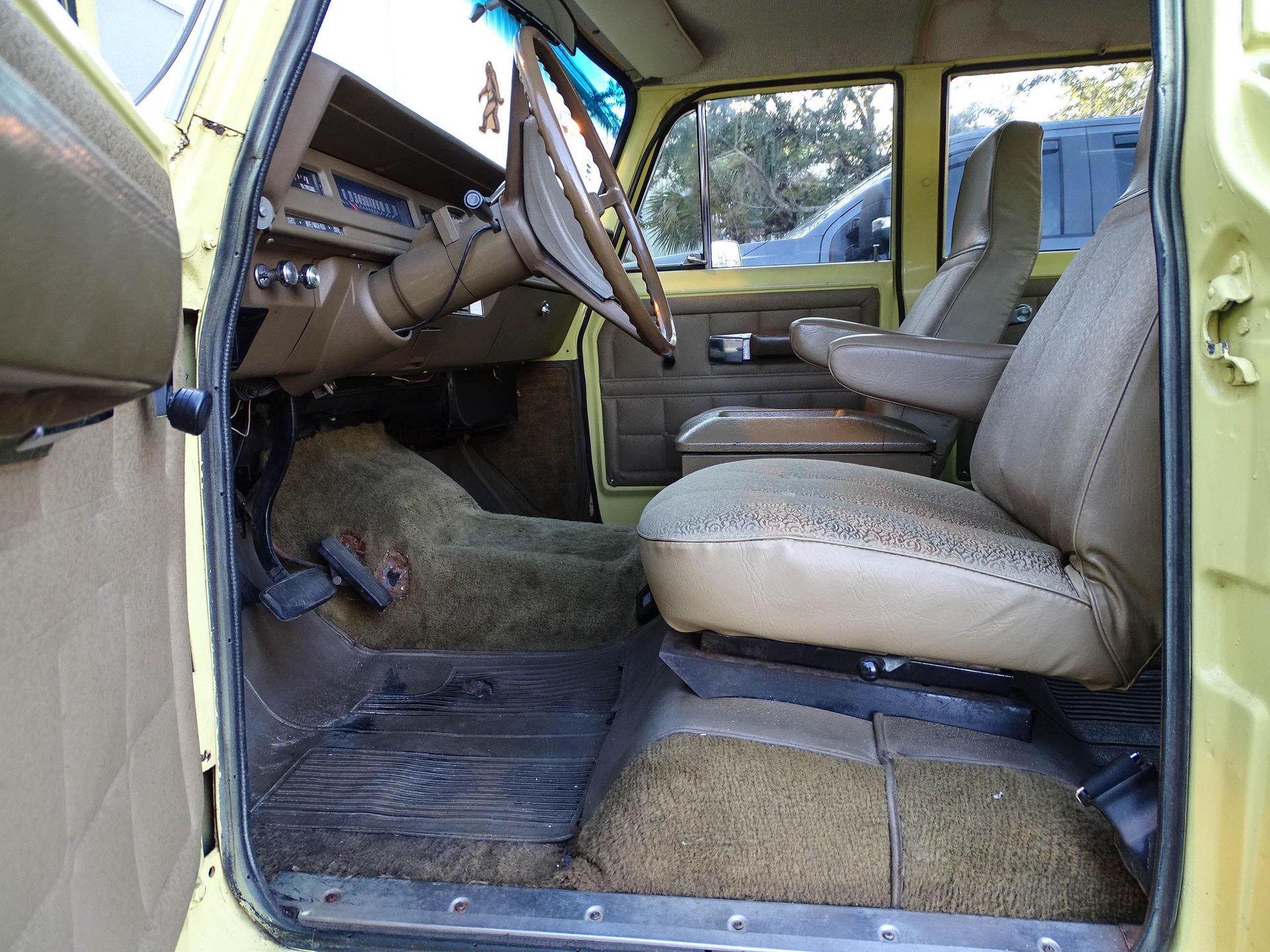 Sold: 1974 International Harvester Travelall