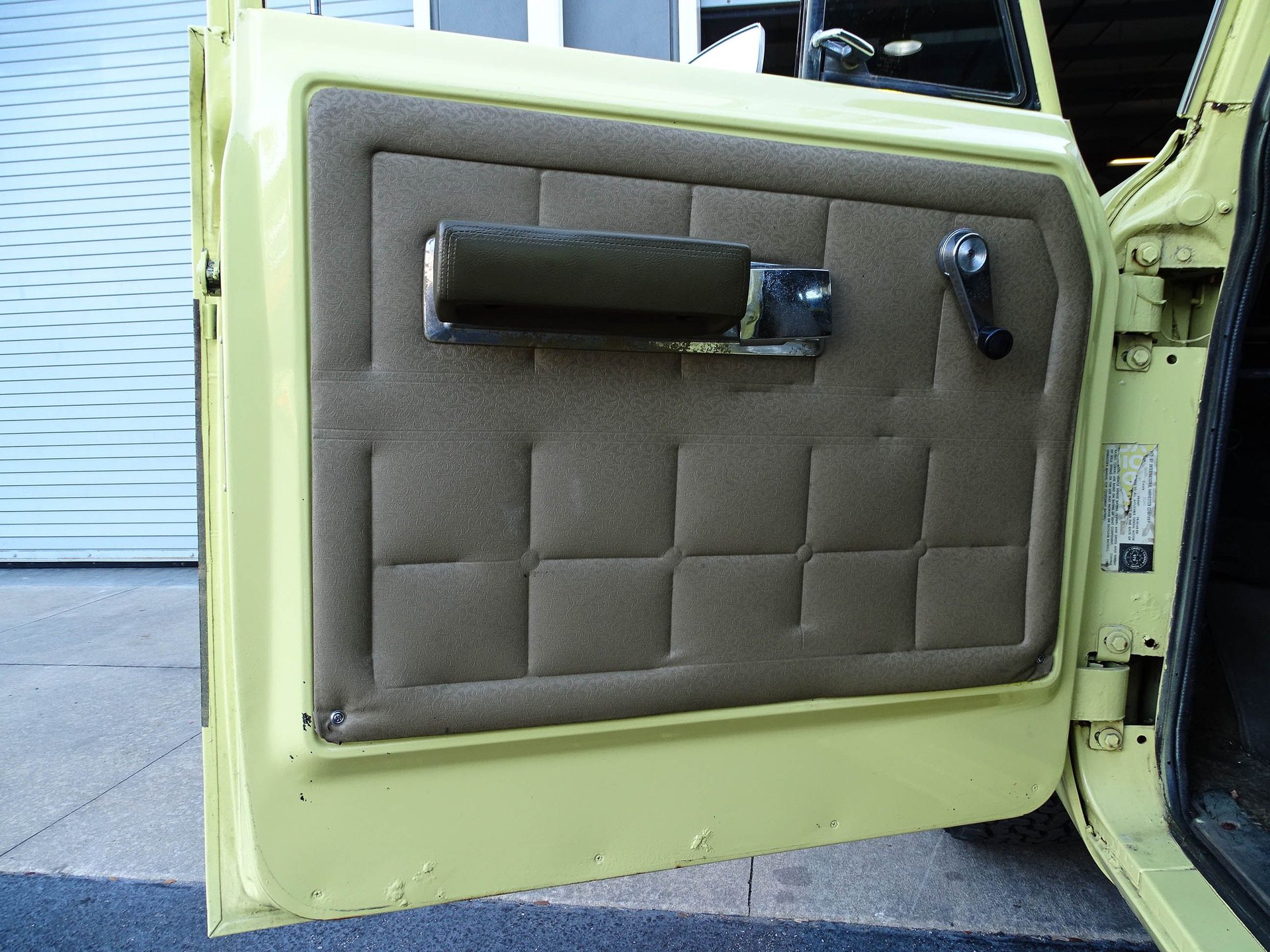 Sold: 1974 International Harvester Travelall