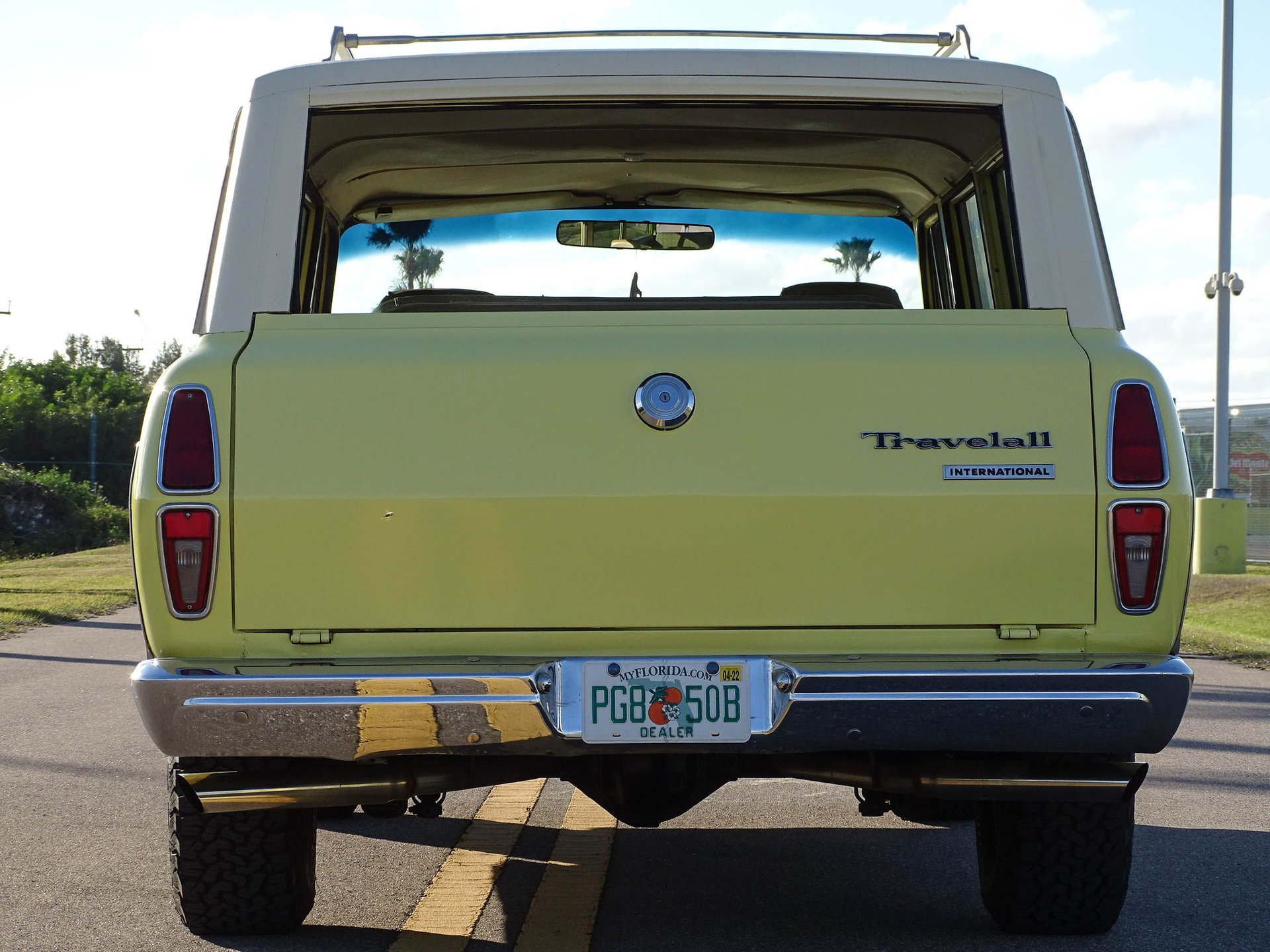 Sold: 1974 International Harvester Travelall