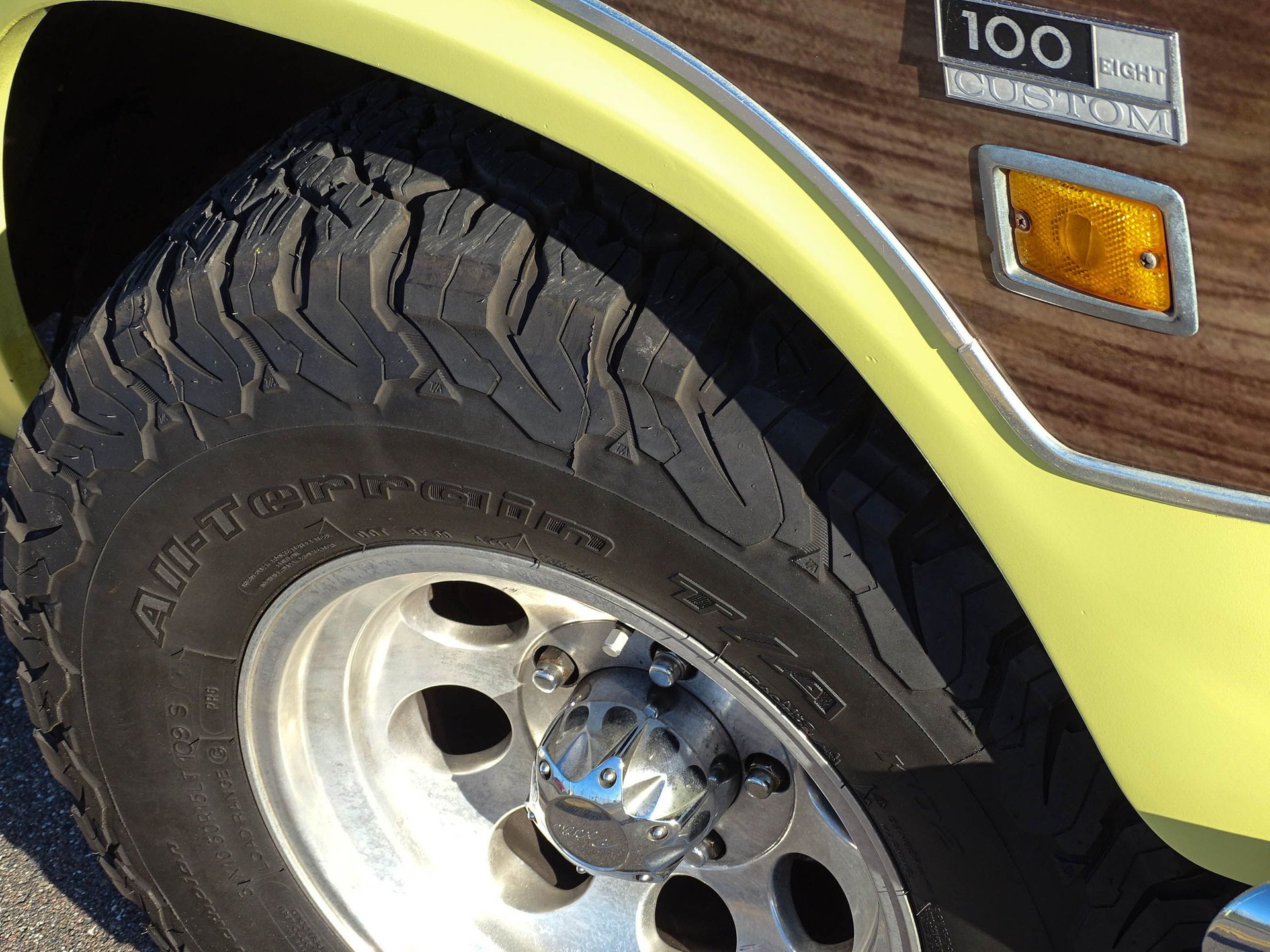 Sold: 1974 International Harvester Travelall