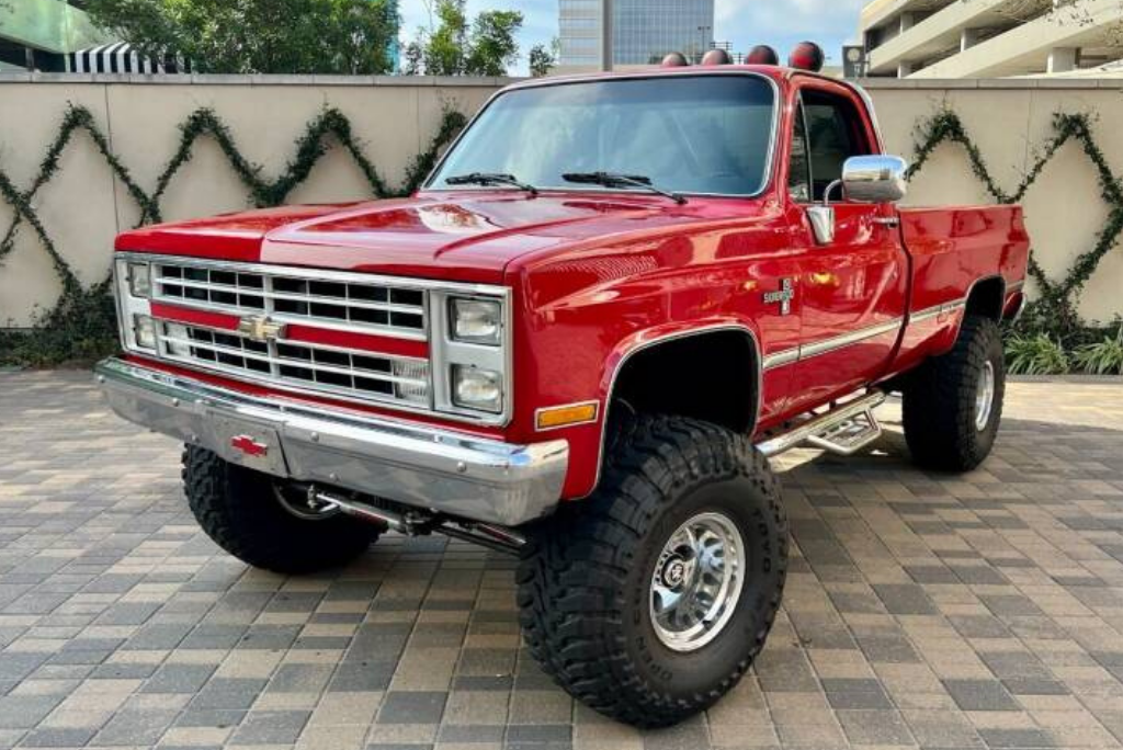 Sold: 1986 Chevrolet K10 Silverado-1