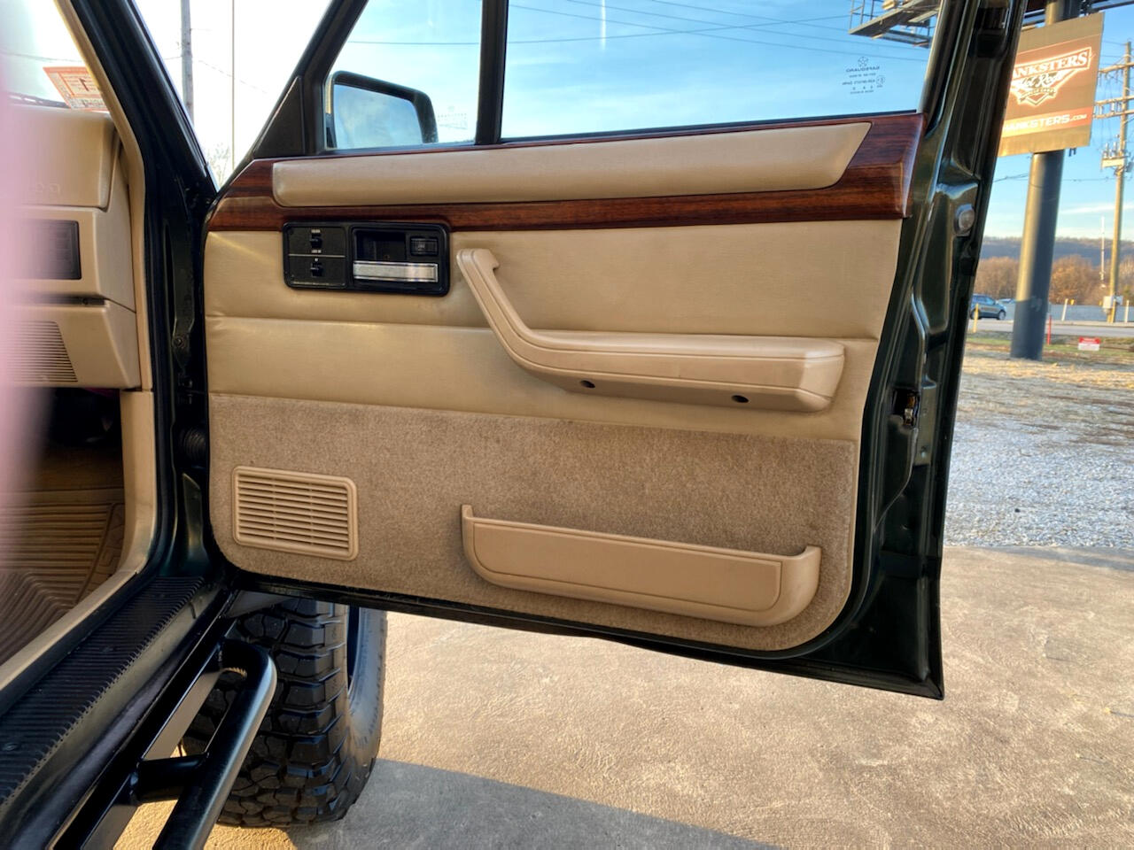 Sold: 1996 Jeep Cherokee XJ