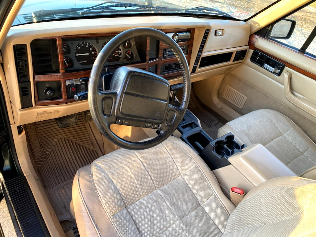 Sold: 1996 Jeep Cherokee XJ
