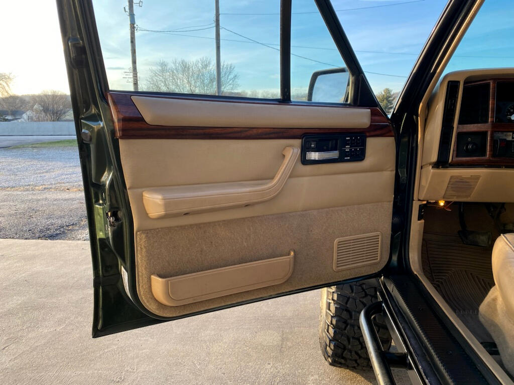 Sold: 1996 Jeep Cherokee XJ